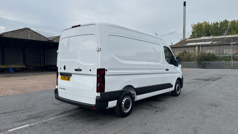 Renault Master Mwb Diesel Fwd MM35 Blue dCi 130 Advance Medium Roof Van